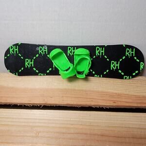 Rainbow High Winter Break Jade Hunter Snowboard & Shoes